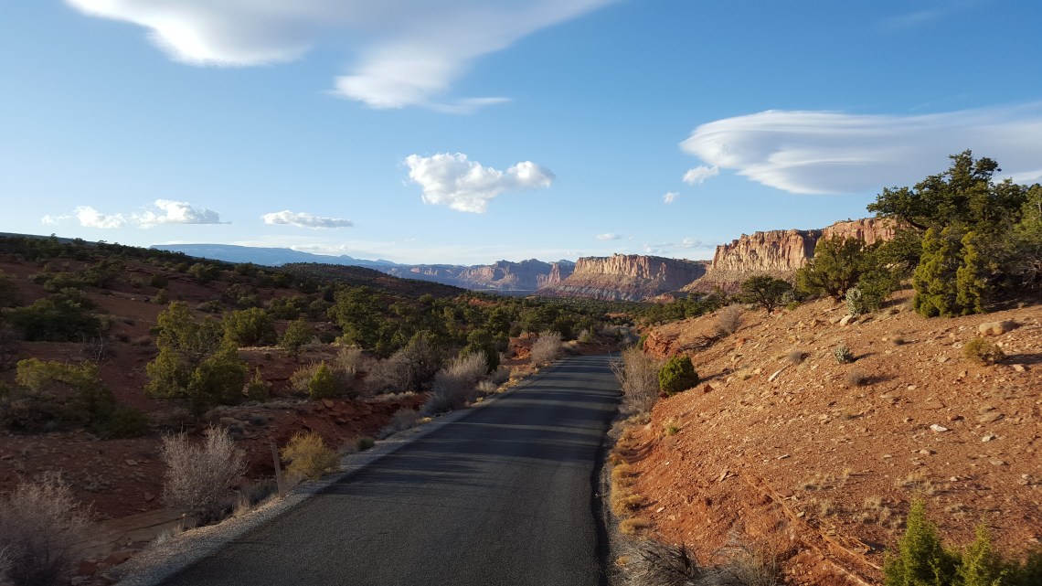 Capitol Reef Utah highway 24 24.03.162016-03-24 18.45.31